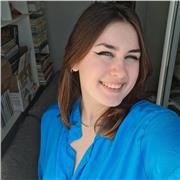 Professeur de dessin particulier, étudiante en deuxième année dans une école d'art.